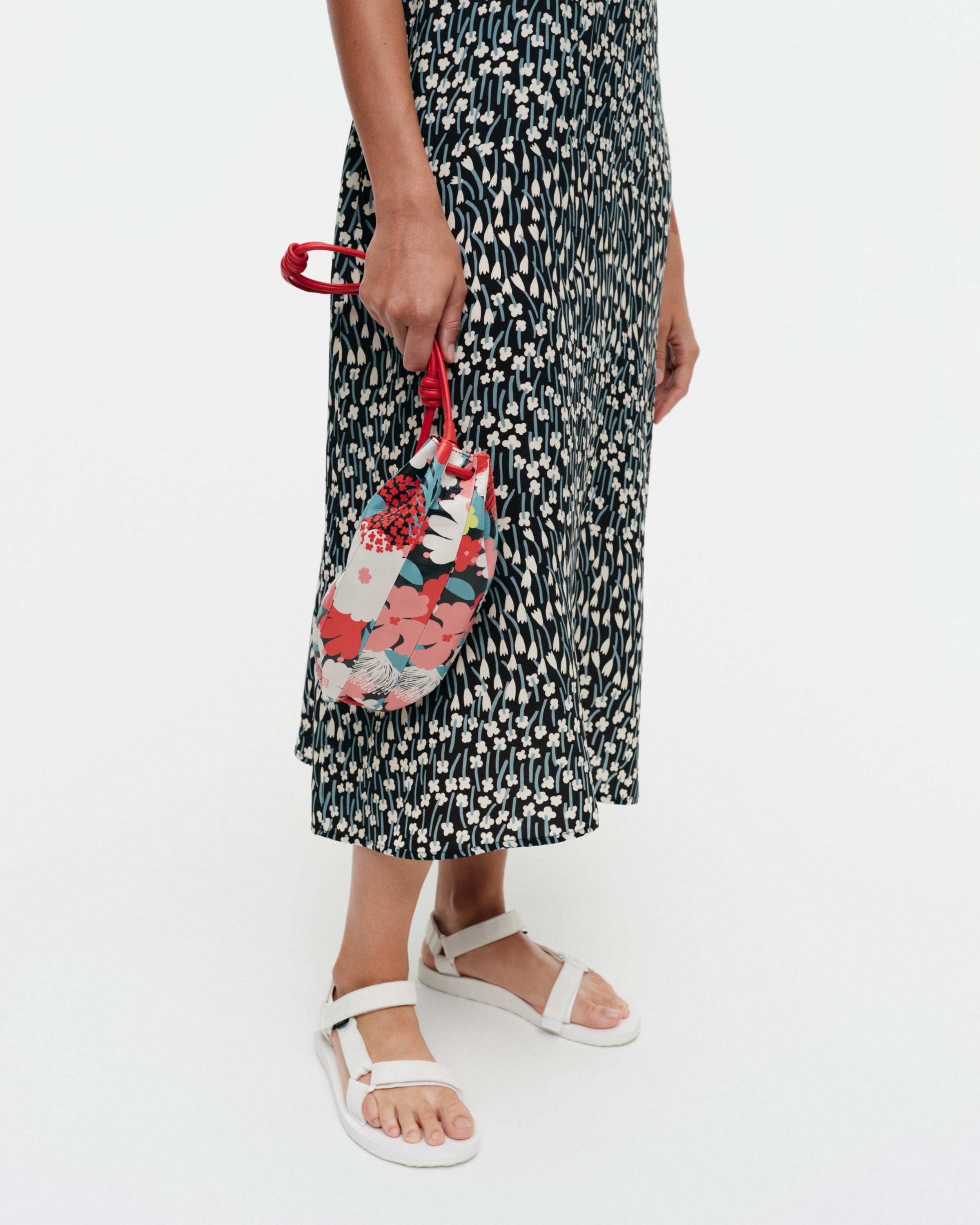 Pikku Karla Suvikimppu Leather Shoulder Bag