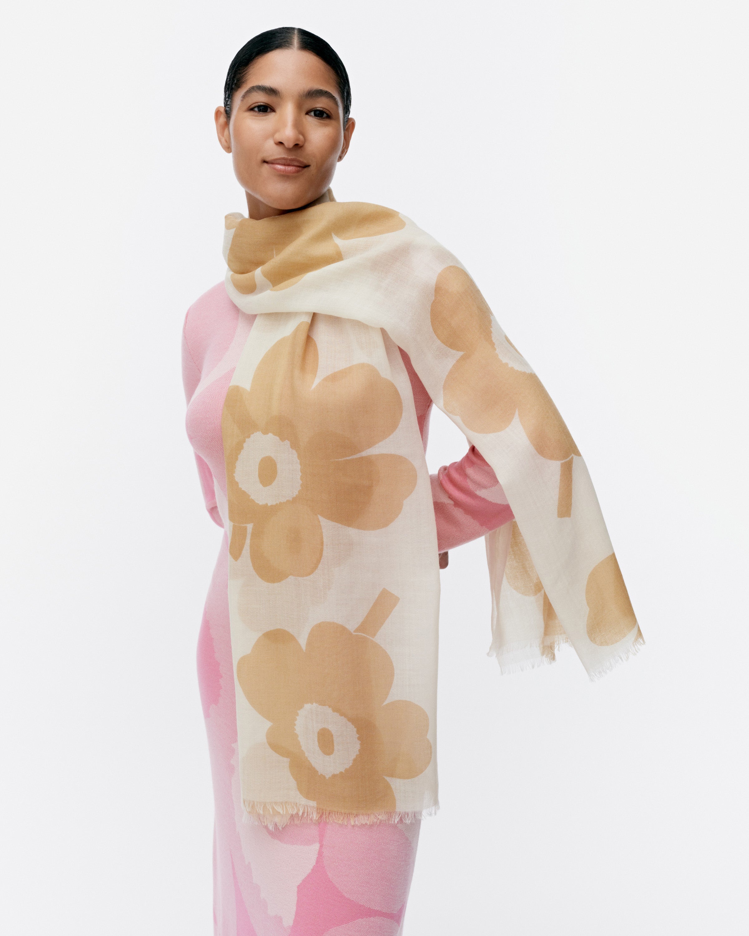 FIORE UNIKKO SCARF 70X180CM | MARIMEKKO – SIDEFAME GROUP | Premium