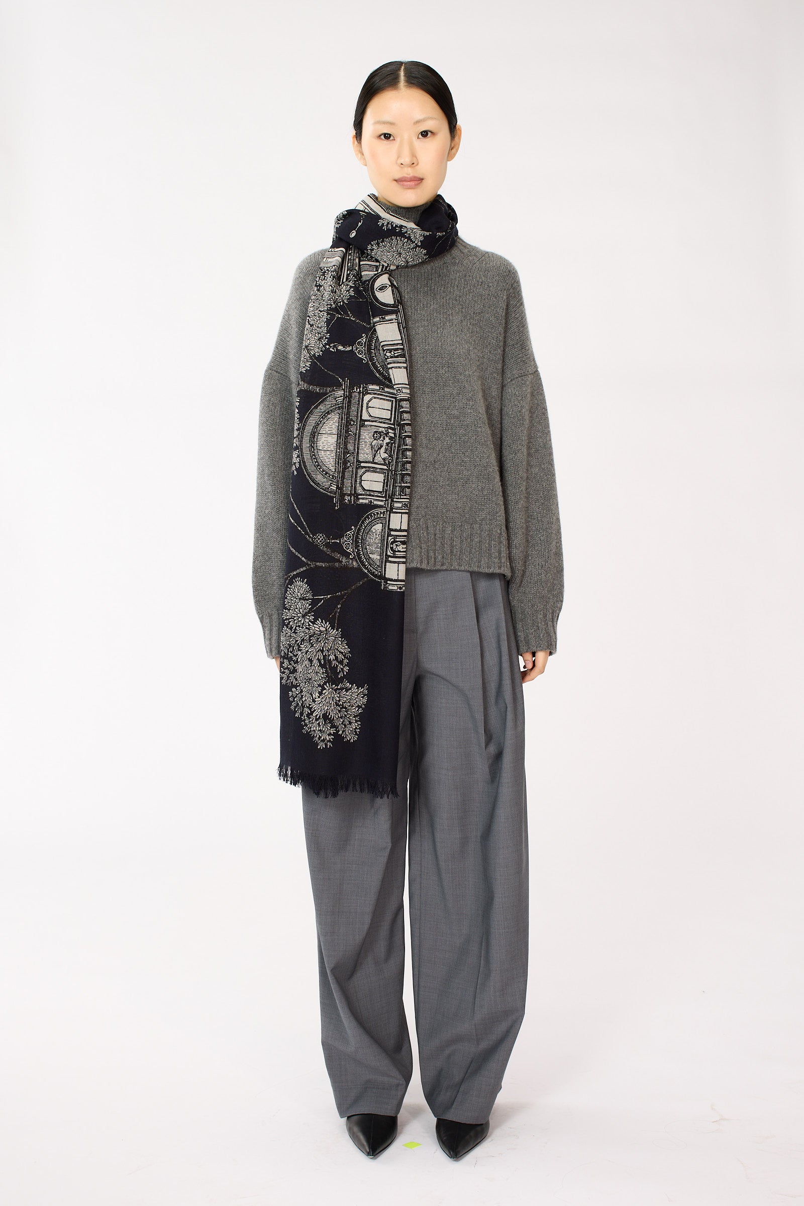 Inoui Editions Etole 80 Mirage Black Scarf