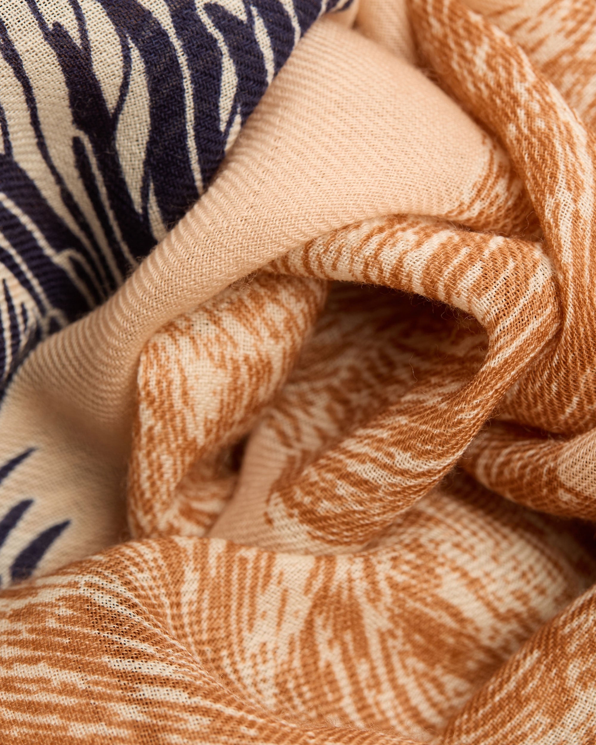 Inoui Editions Etole 100 Toutou Scarf