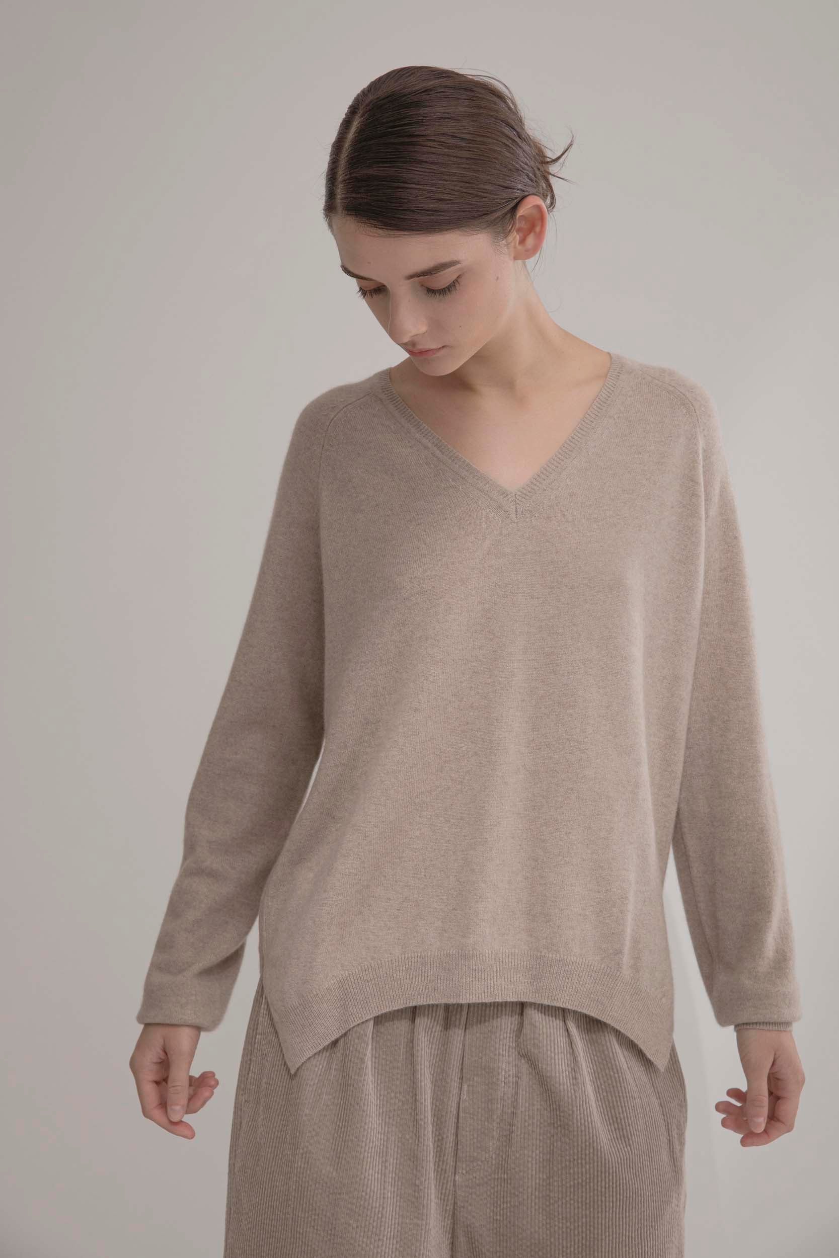 NORAH SUE 100% Cashmere V Neck Long Sleeves Top