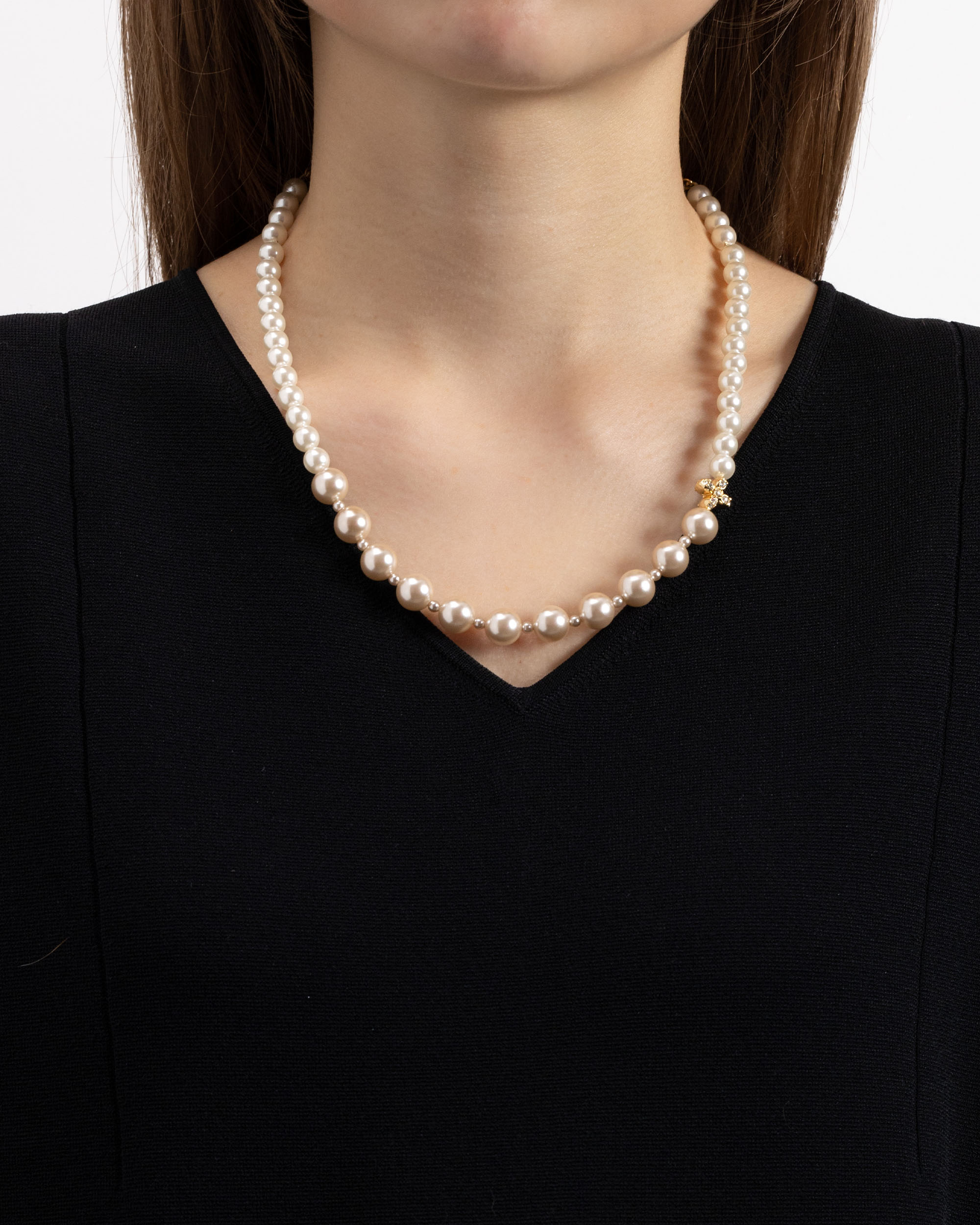 Beige Pearl Short Necklace