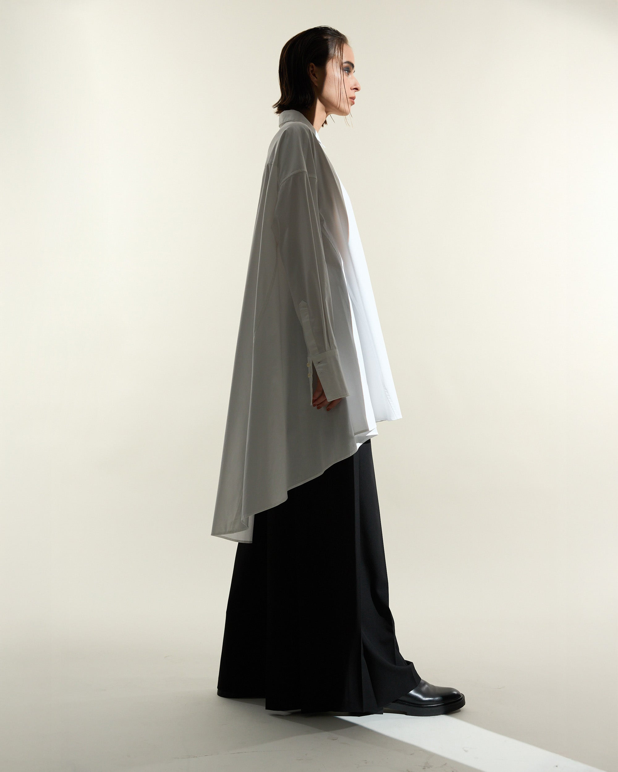 ATSURO TAYAMA シルバー半袖シャツ USA 6 ATSURO TAYAMA シルバー半袖シャツ USA 6