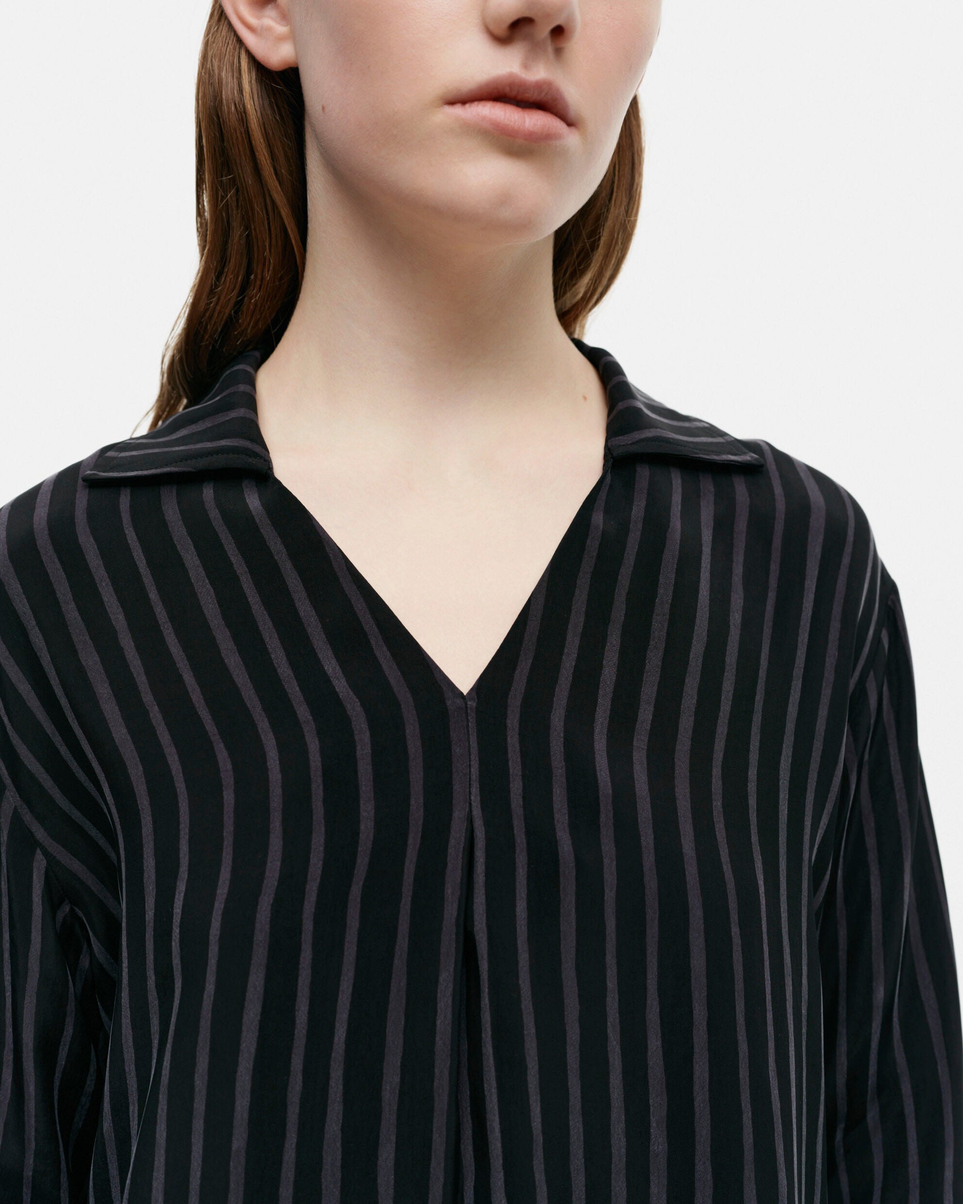 Piccolo Cupro Maneeri V Neck Tunic | MARIMEKKO – SIDEFAME GROUP
