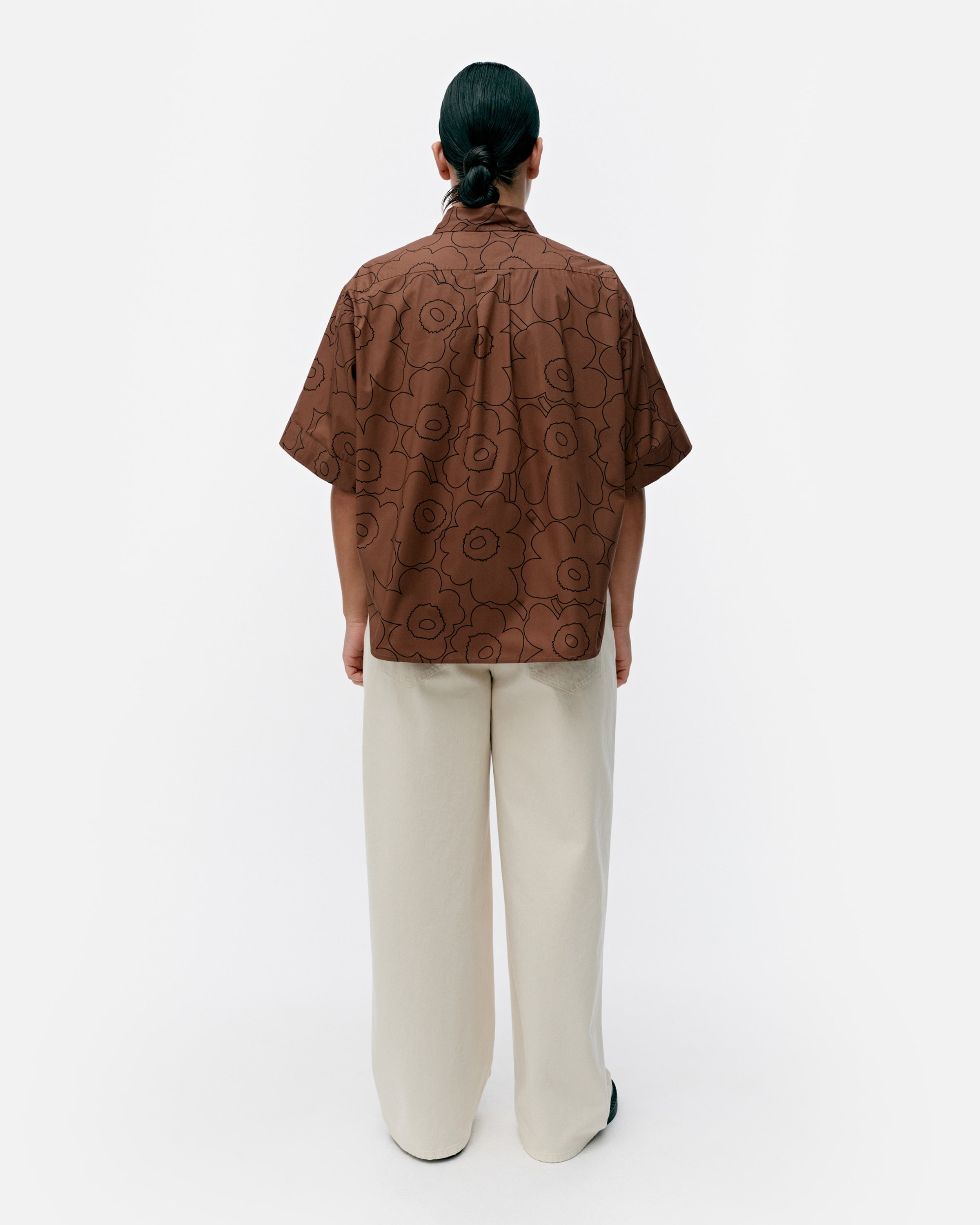 Standardi Outline Unikko Shirt 65cm