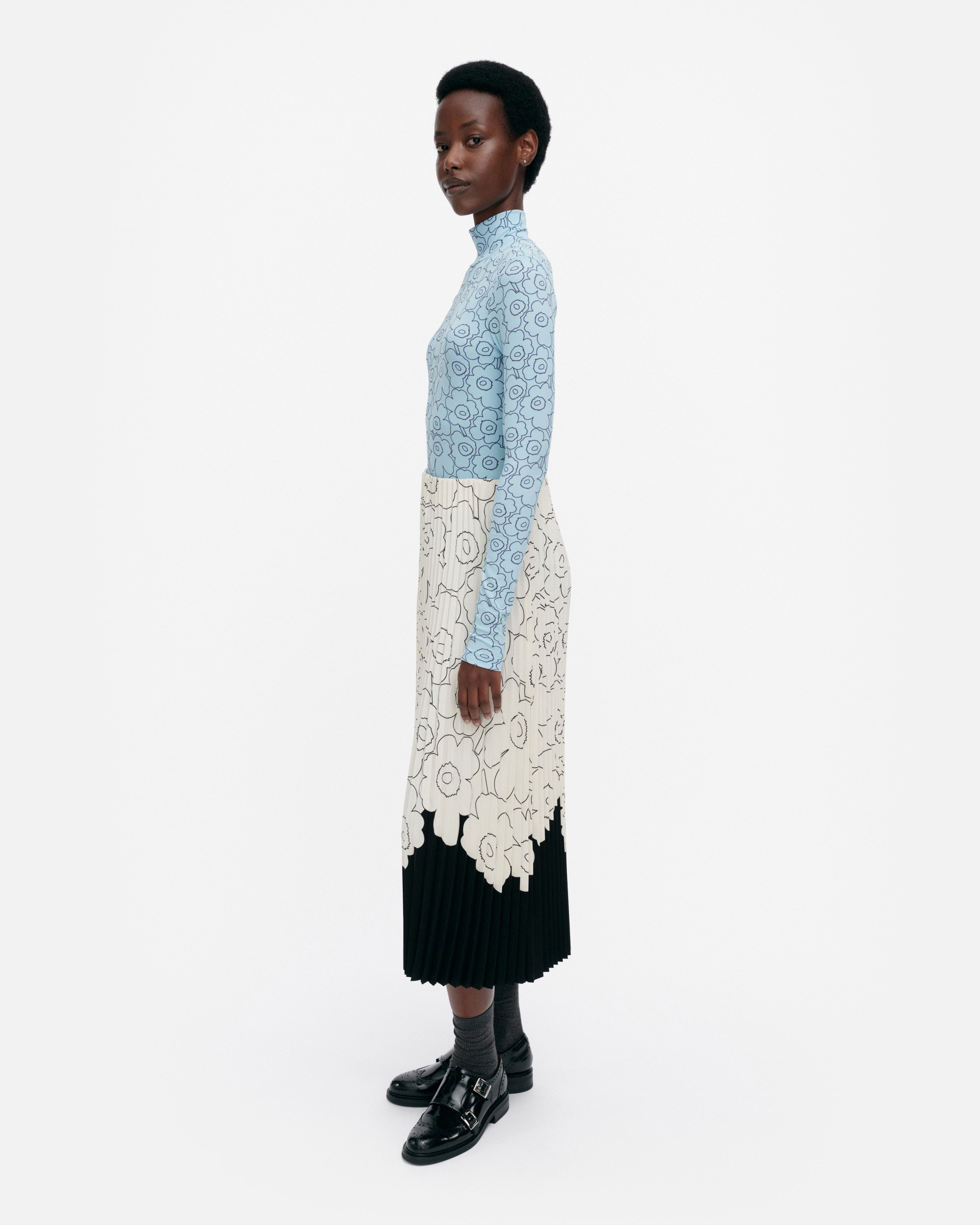 Solmia Outline Unikko Turtleneck Long Sleeve Top 57cm