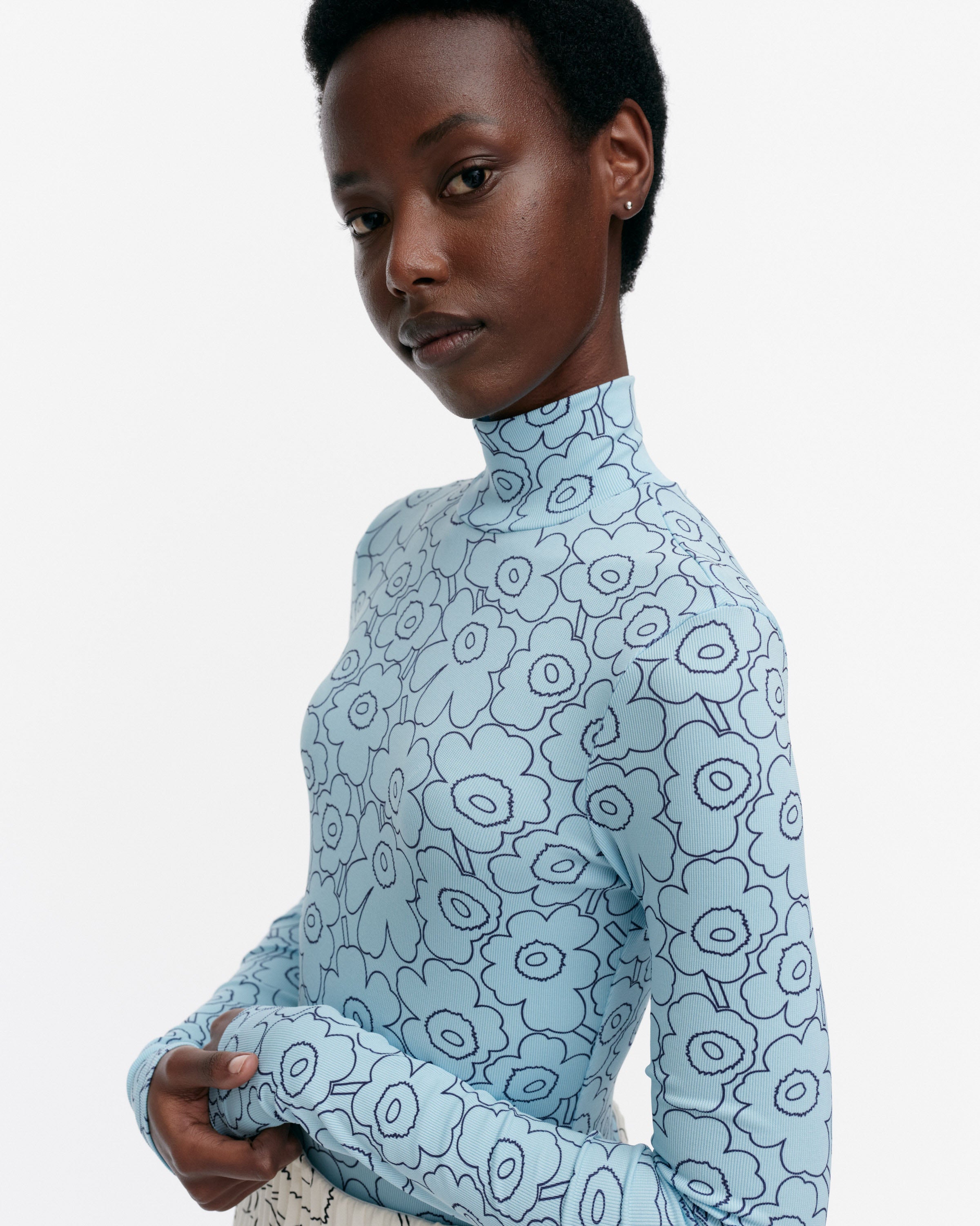 Solmia Outline Unikko Turtleneck Long Sleeve Top 57cm