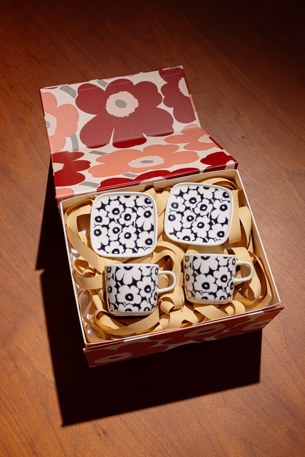 2024 Holiday Special Gift Box - Hong Kong Exclusive (Unikko Plate and Coffee Cup)